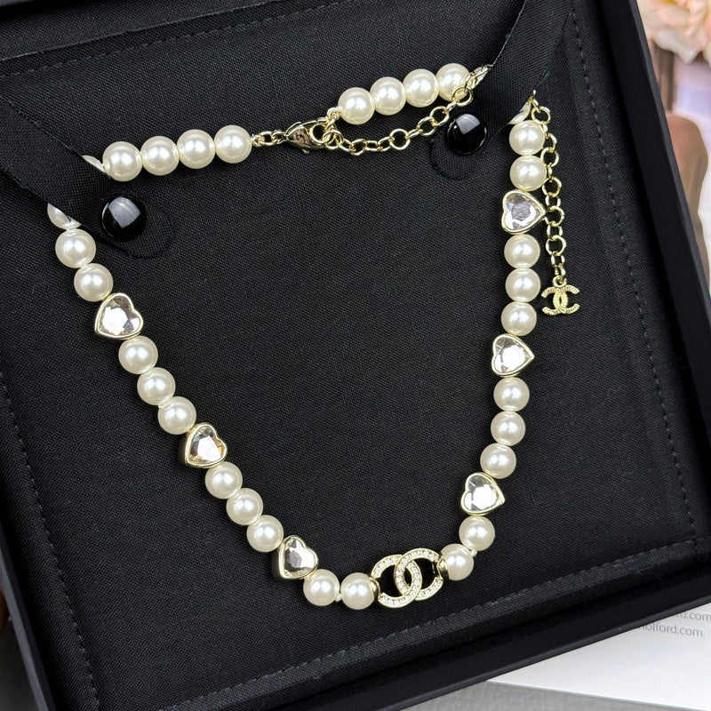 18K Chanel 25B Pearl Heart Choker Necklace