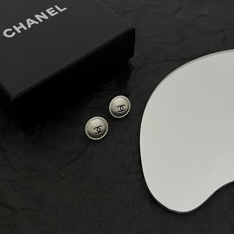 18K Chanel White Gold Round Earrings
