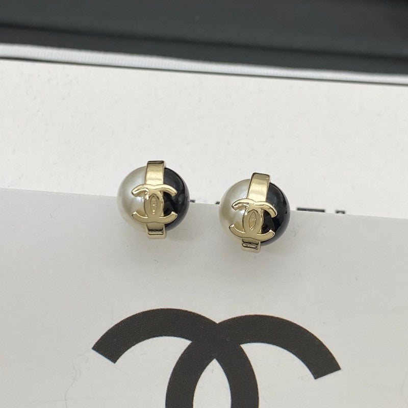 18K Chanel Black & White Pearl Gold Earrings