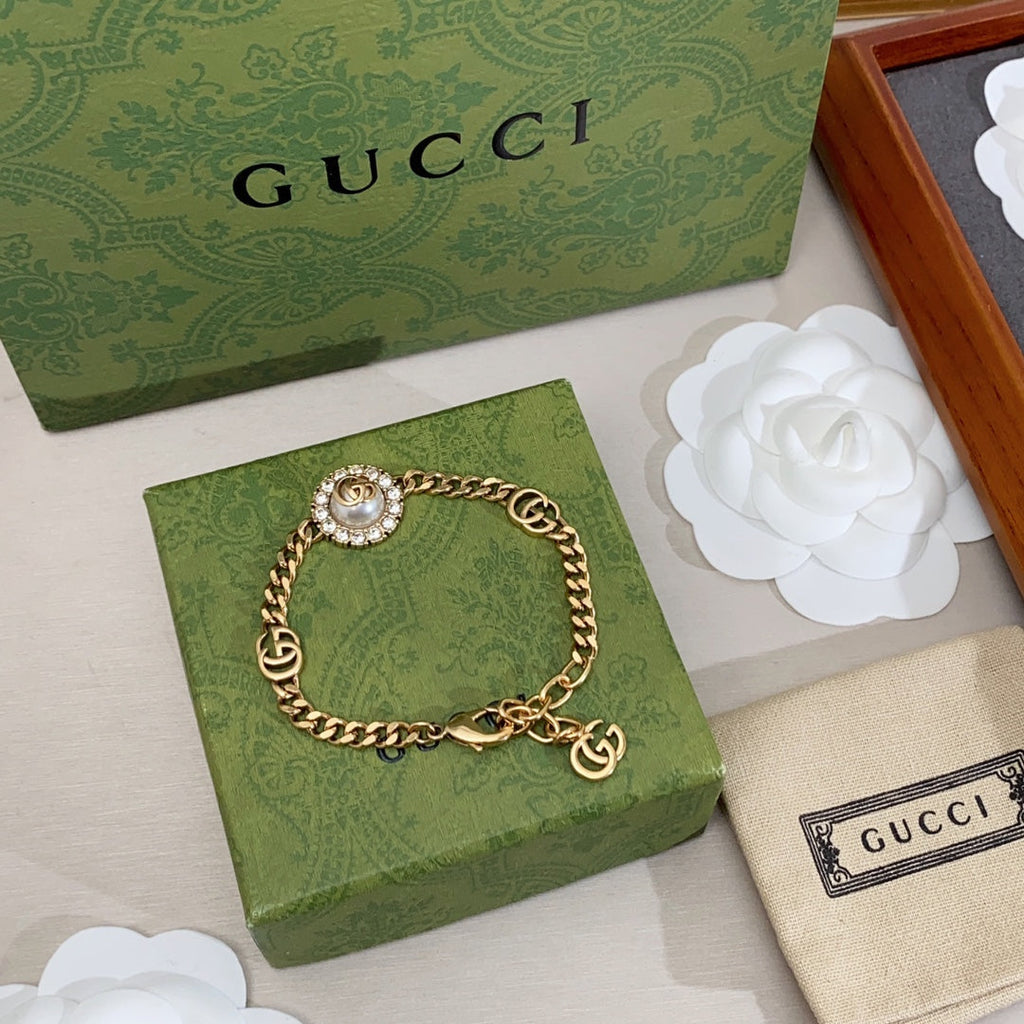 18K Gucci Interlocking G Pearl Chain Bracelet