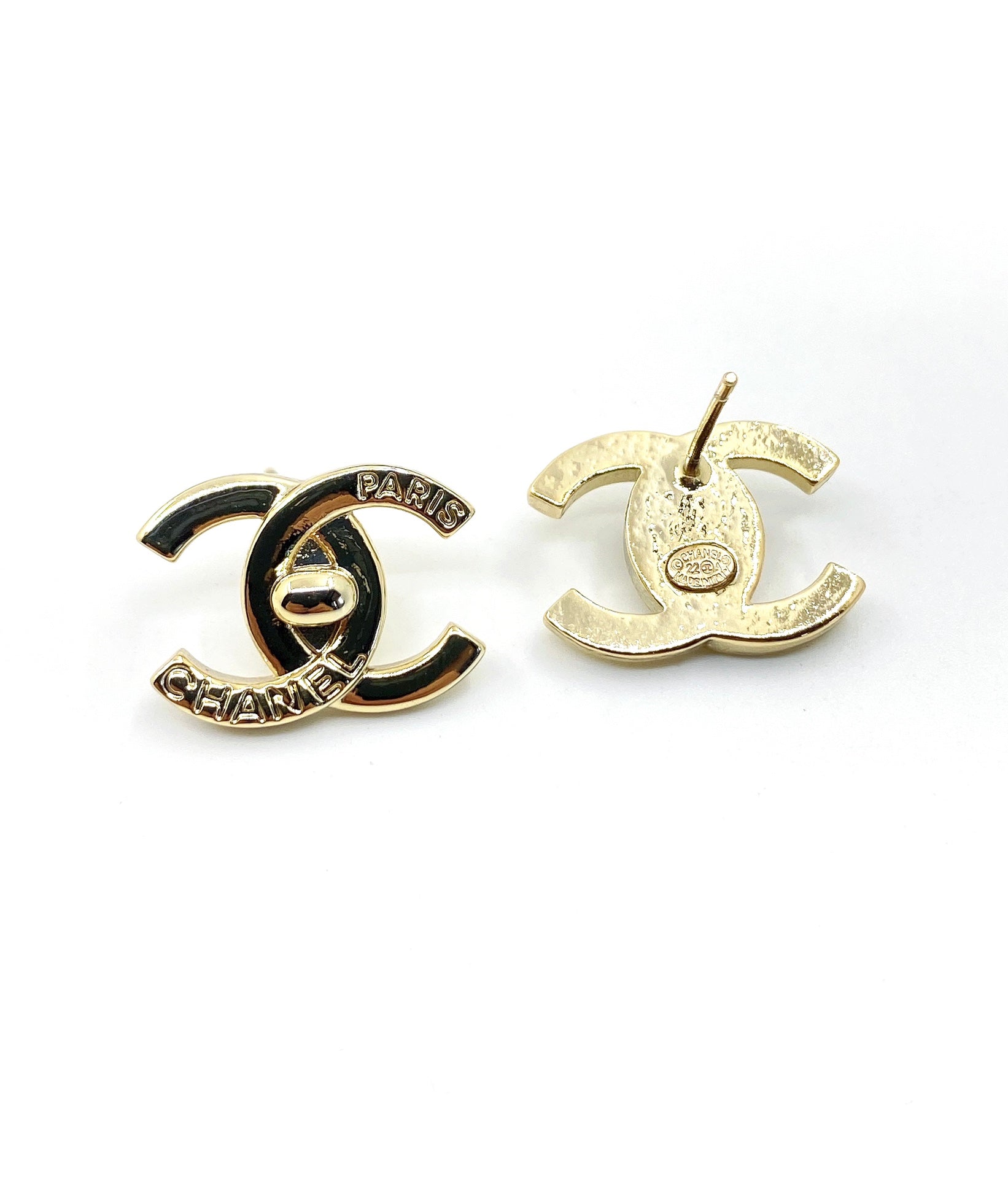 18K Chanel Gold Earrings