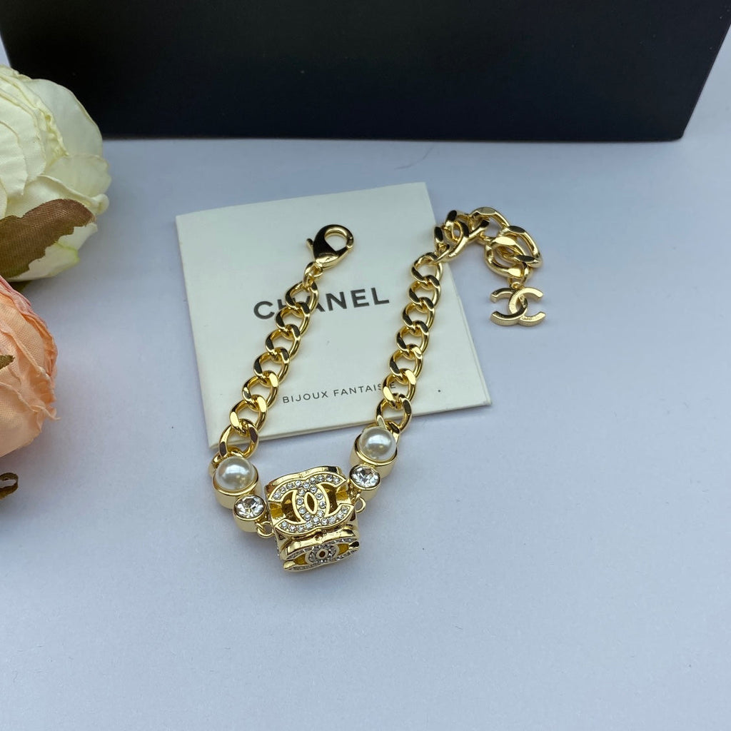 18K Chanel Box Pendant Pearl Bracelet