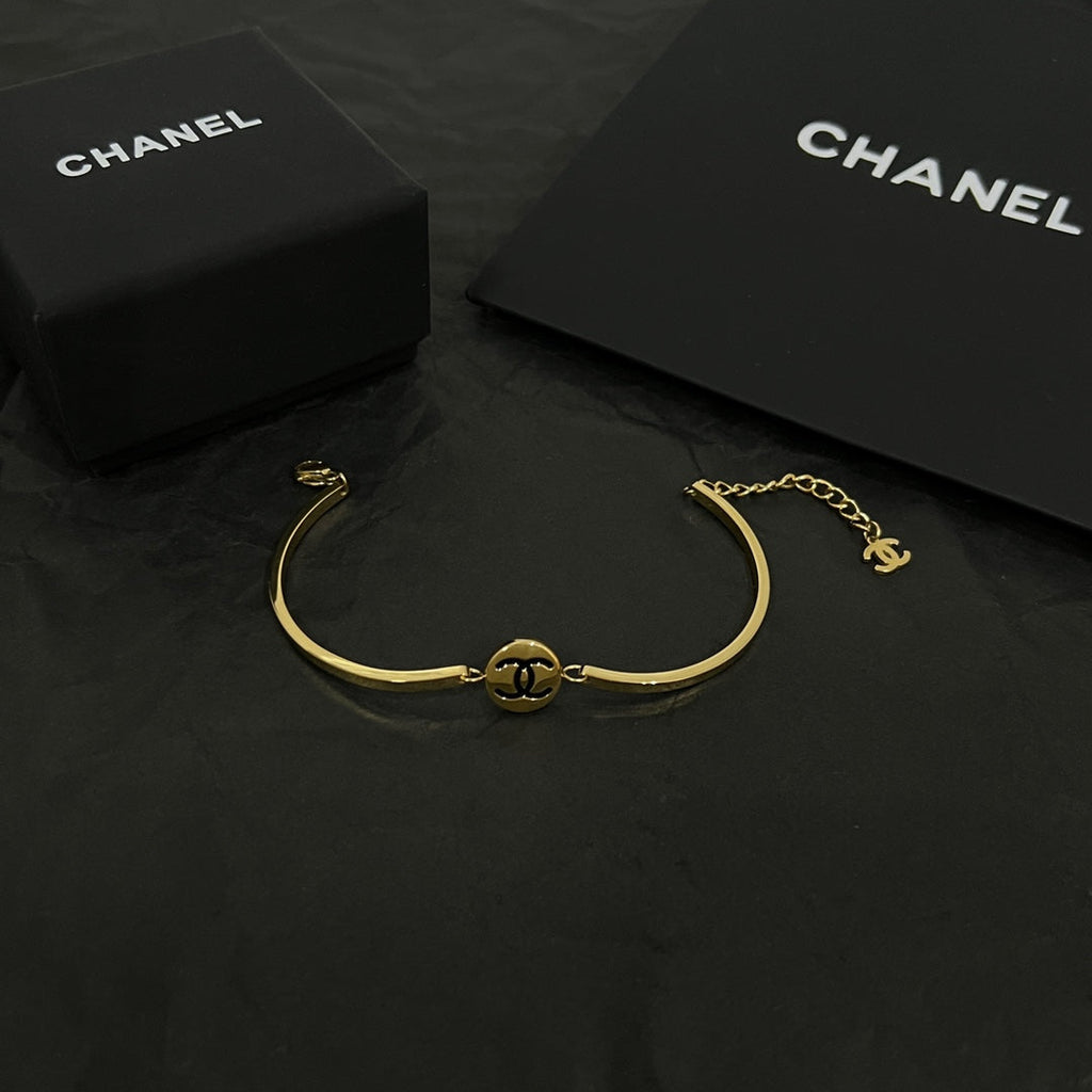18K Chanel Vintage Bracelet