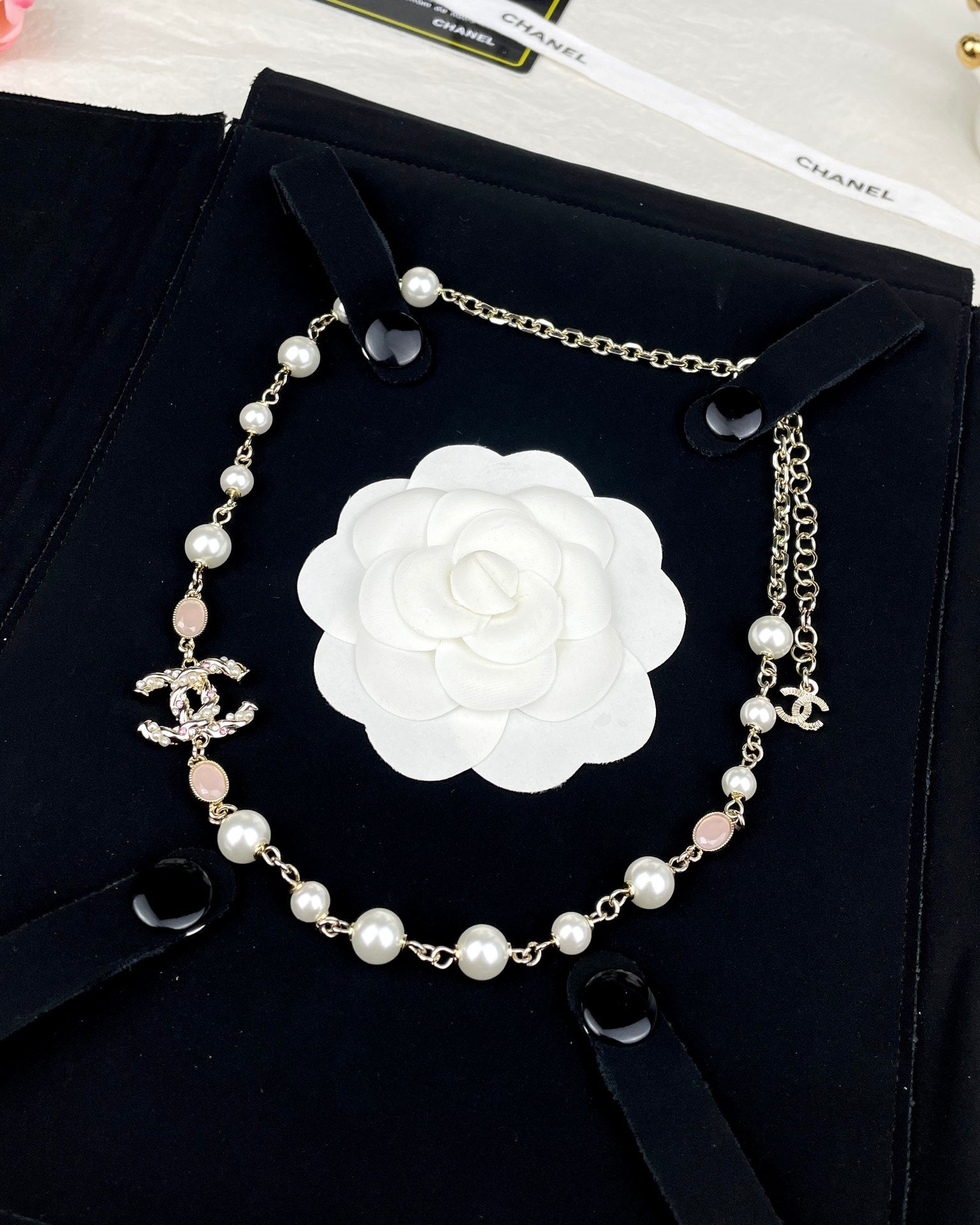 18K Chanel Pearls Necklace