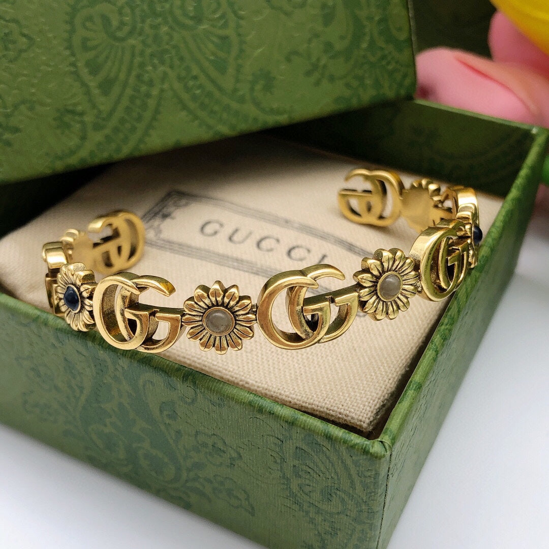18K Gucci Flowers Open Cuff Bracelet