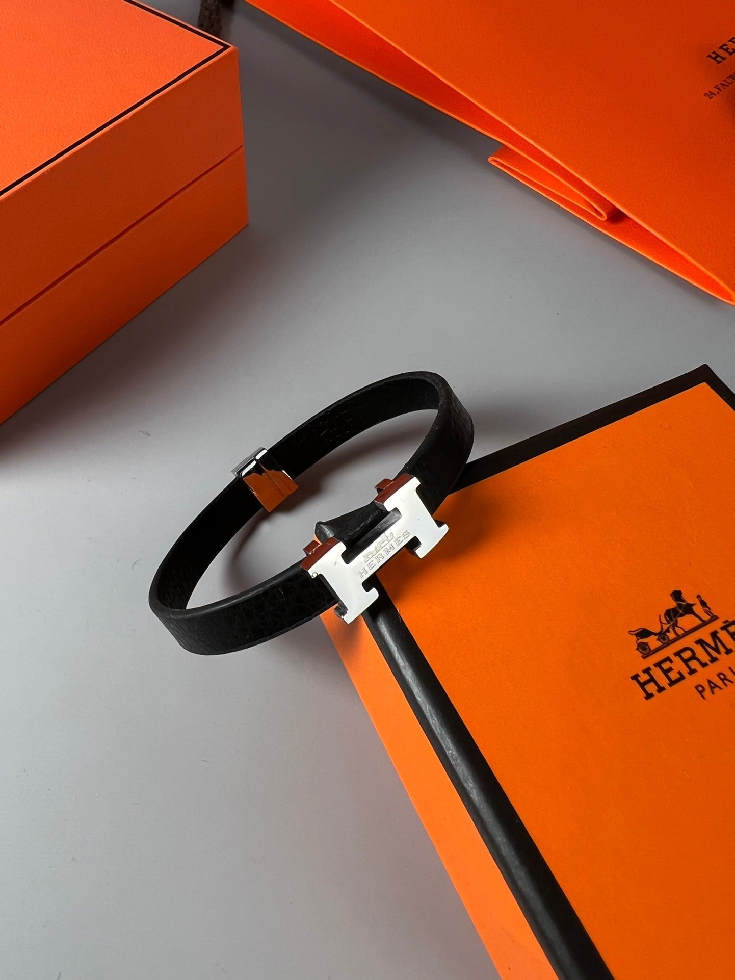 18K Belt Black Hermes Bracelet