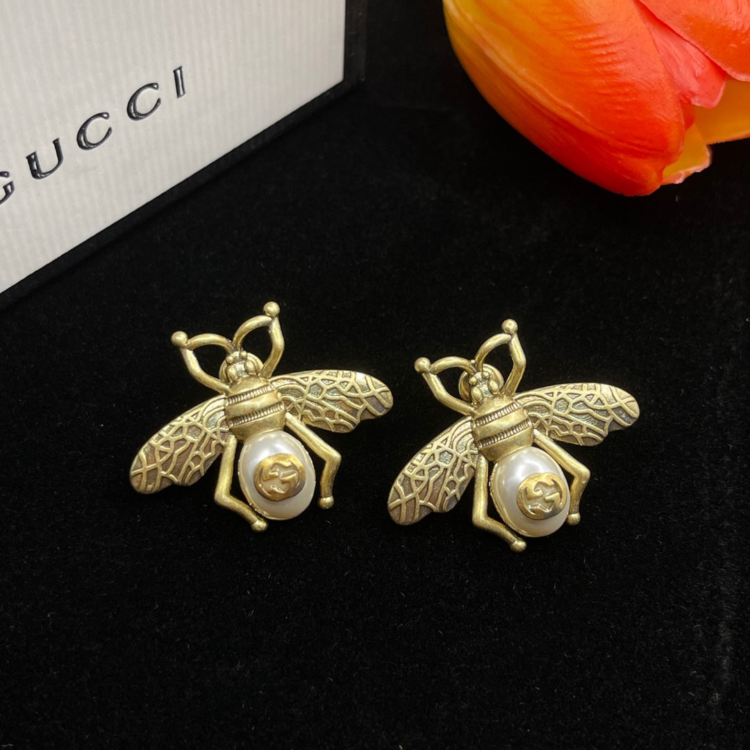 18K Gucci Bee Pearl Earrings