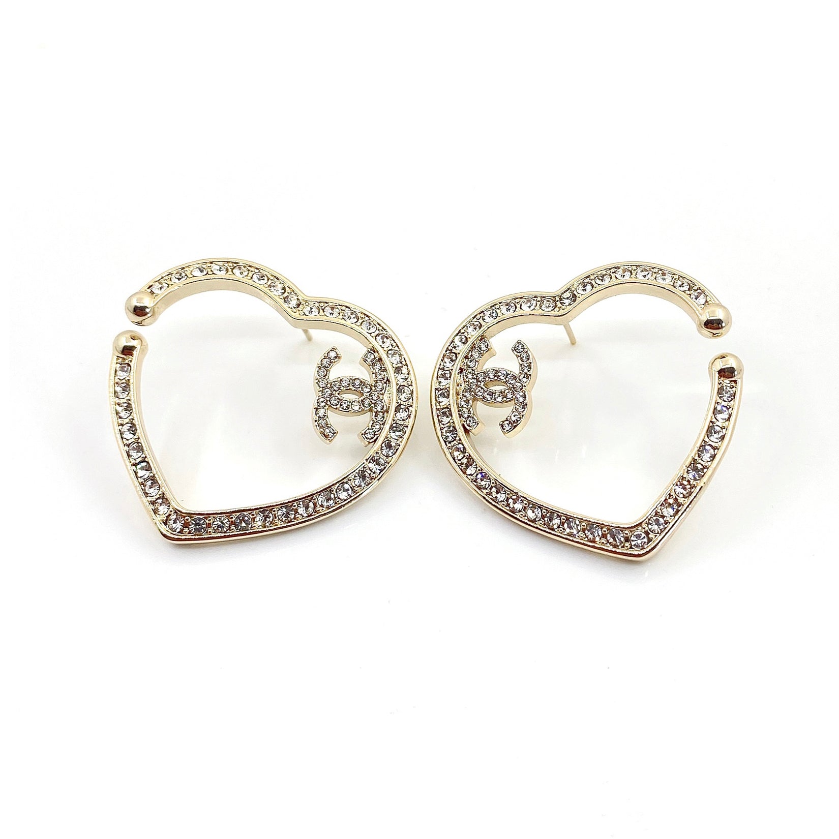 18K Chanel Diamond Heart Earrings