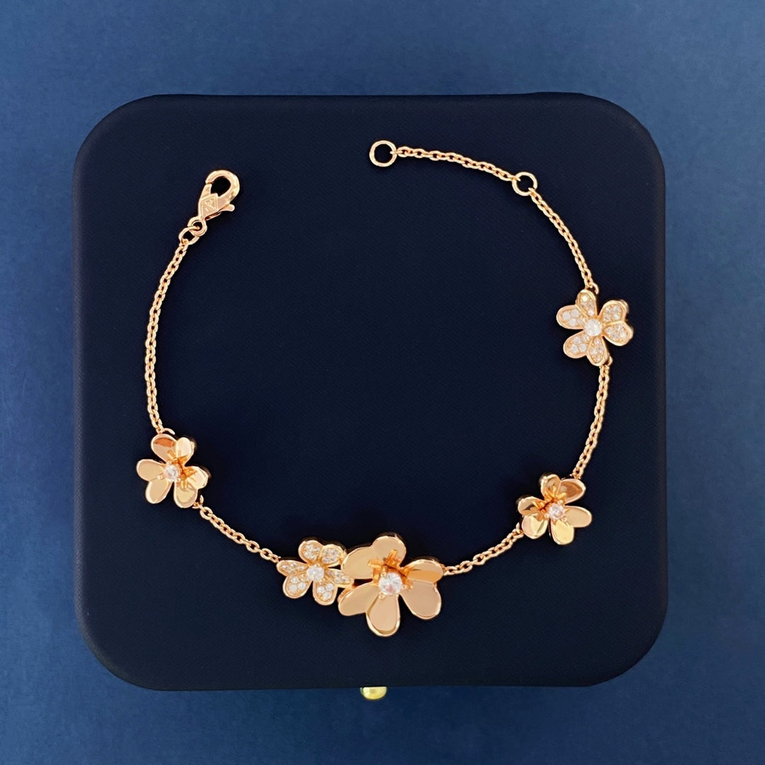 18K Van Cleef & Arpels Frivole Diamonds Clover Bracelet