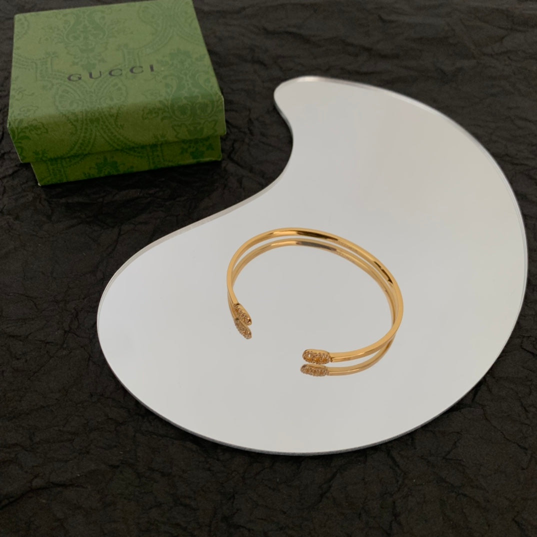 18K Gucci Running Diamond Cuff Bracelet