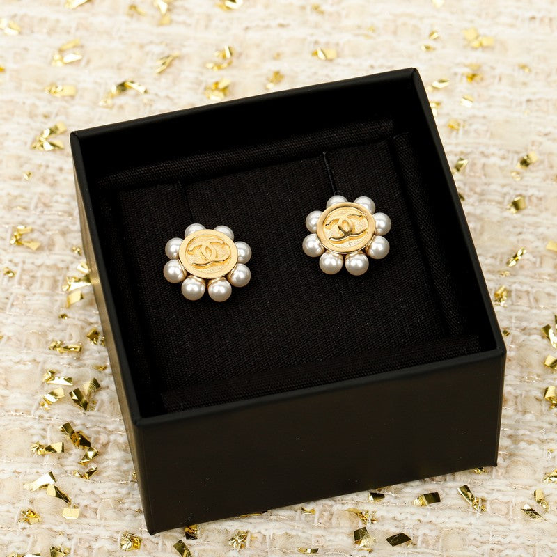 18K Chanel Pearl Gold Earrings