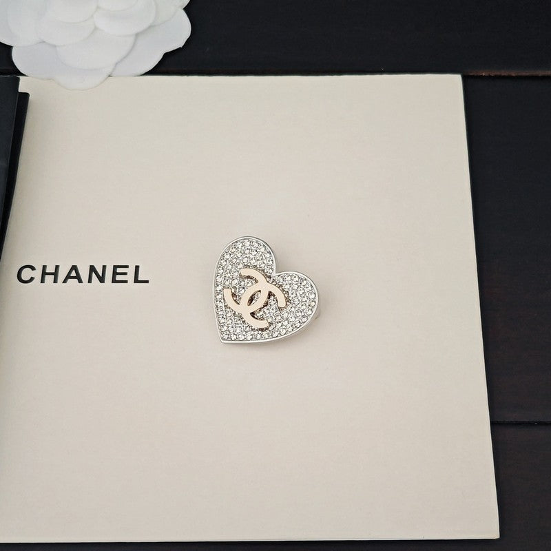 18K Chanel Diamond Heart Gold Brooch