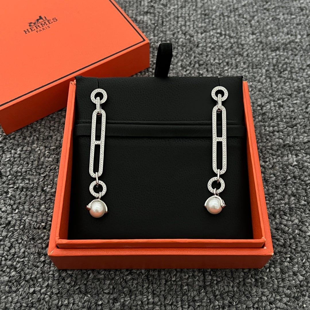 18K Hermes Chandra Diamonds Earrings