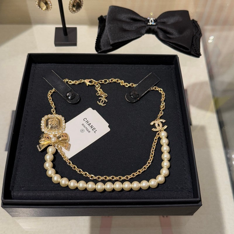 18K Chanel 25K Butterfly Pearl Necklace