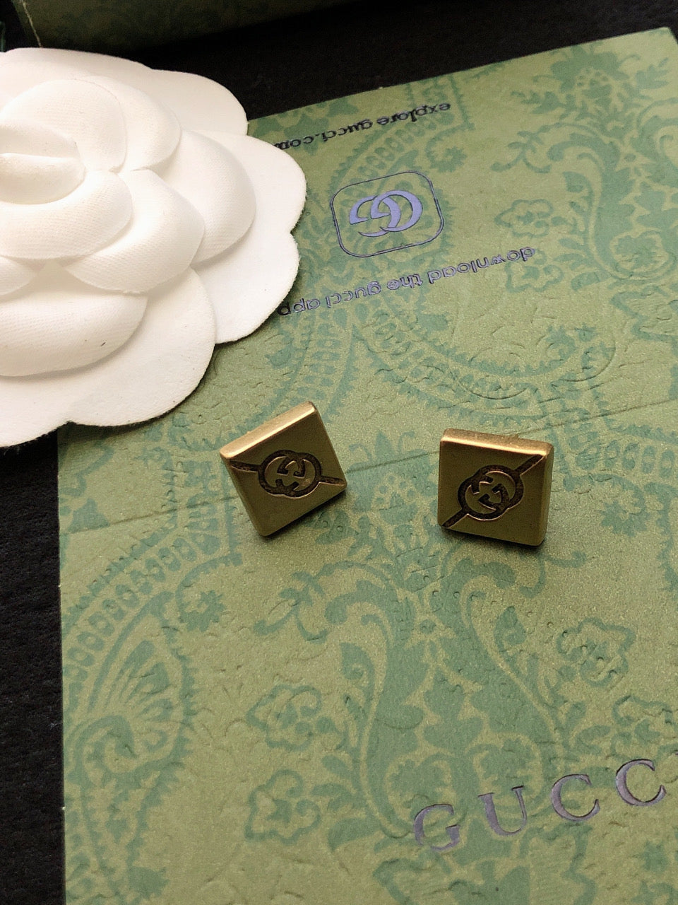 18K Gucci Cube Earrings