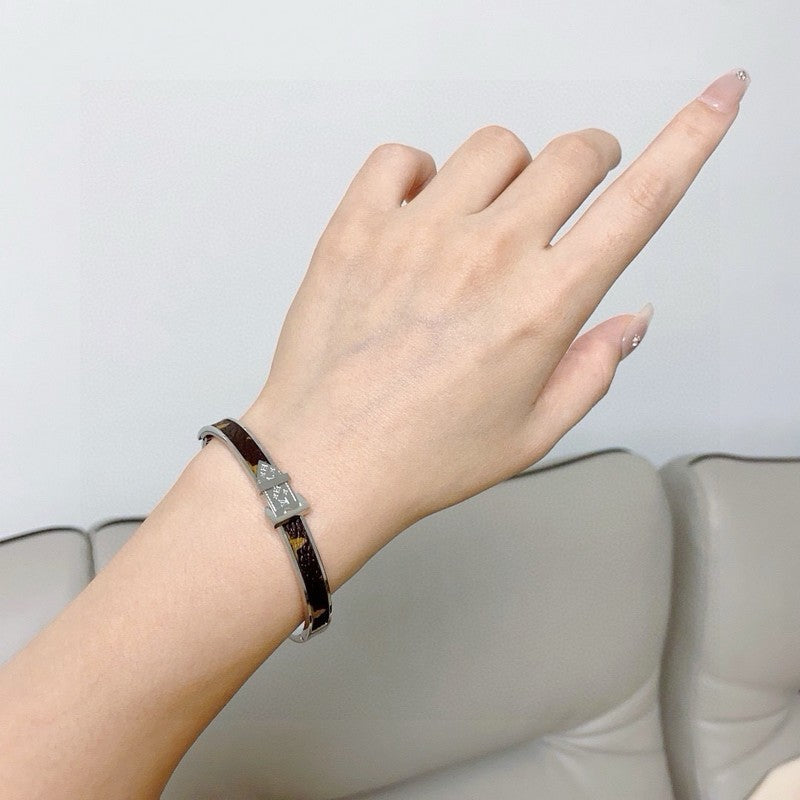 18K Louis Vuitton Vintage White Gold Bracelet