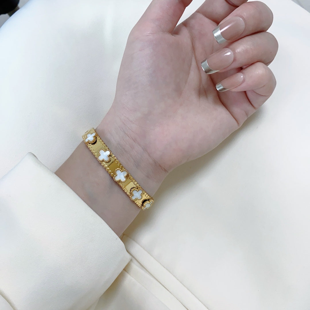 18K Van Cleef & Arpels Perlee Clovers Bracelet