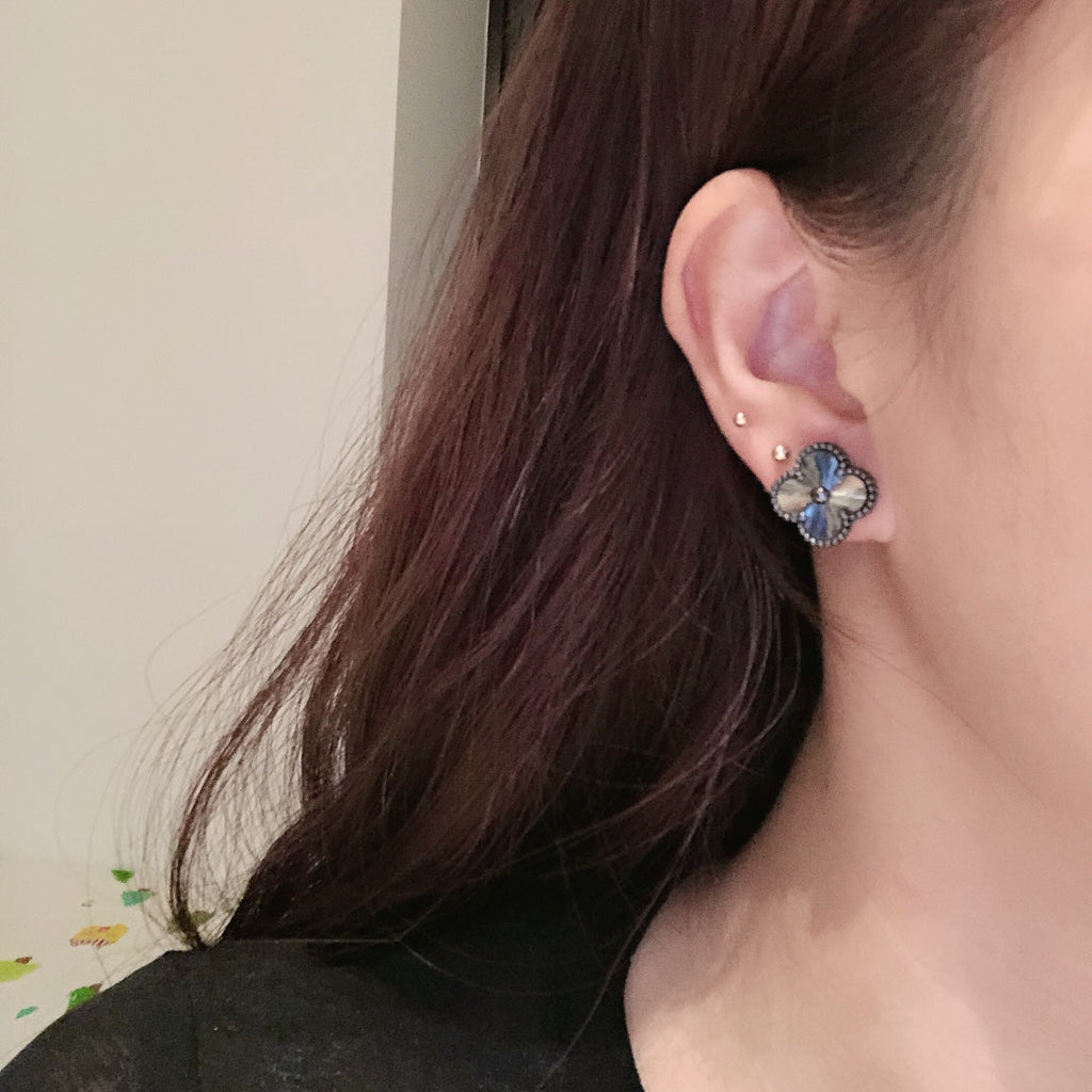 18K Van Cleef & Arpels Vintage Alhambra Black Earrings
