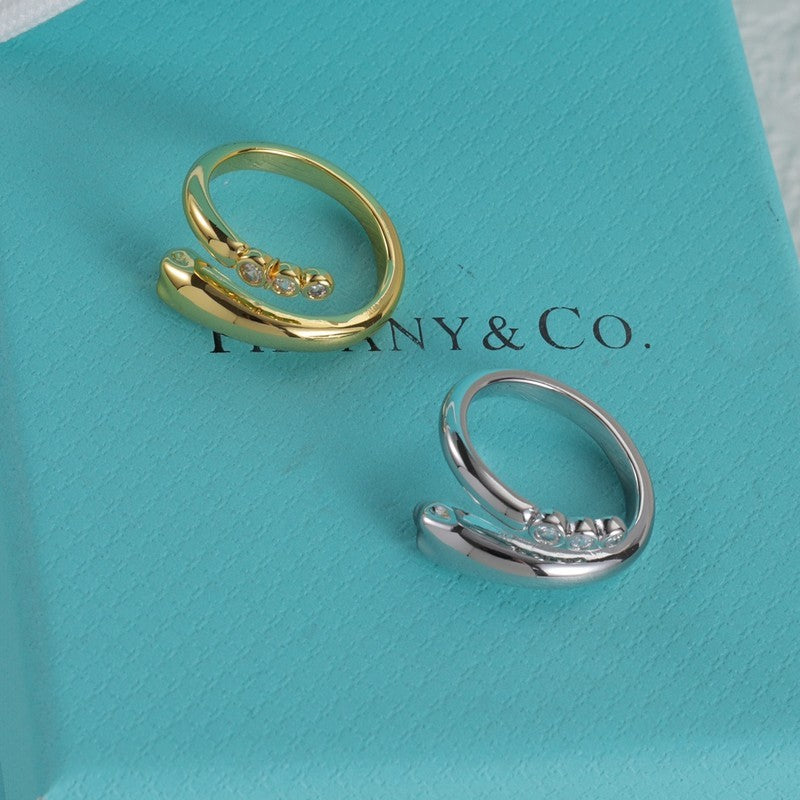 18K Tiffany Diamond Ring