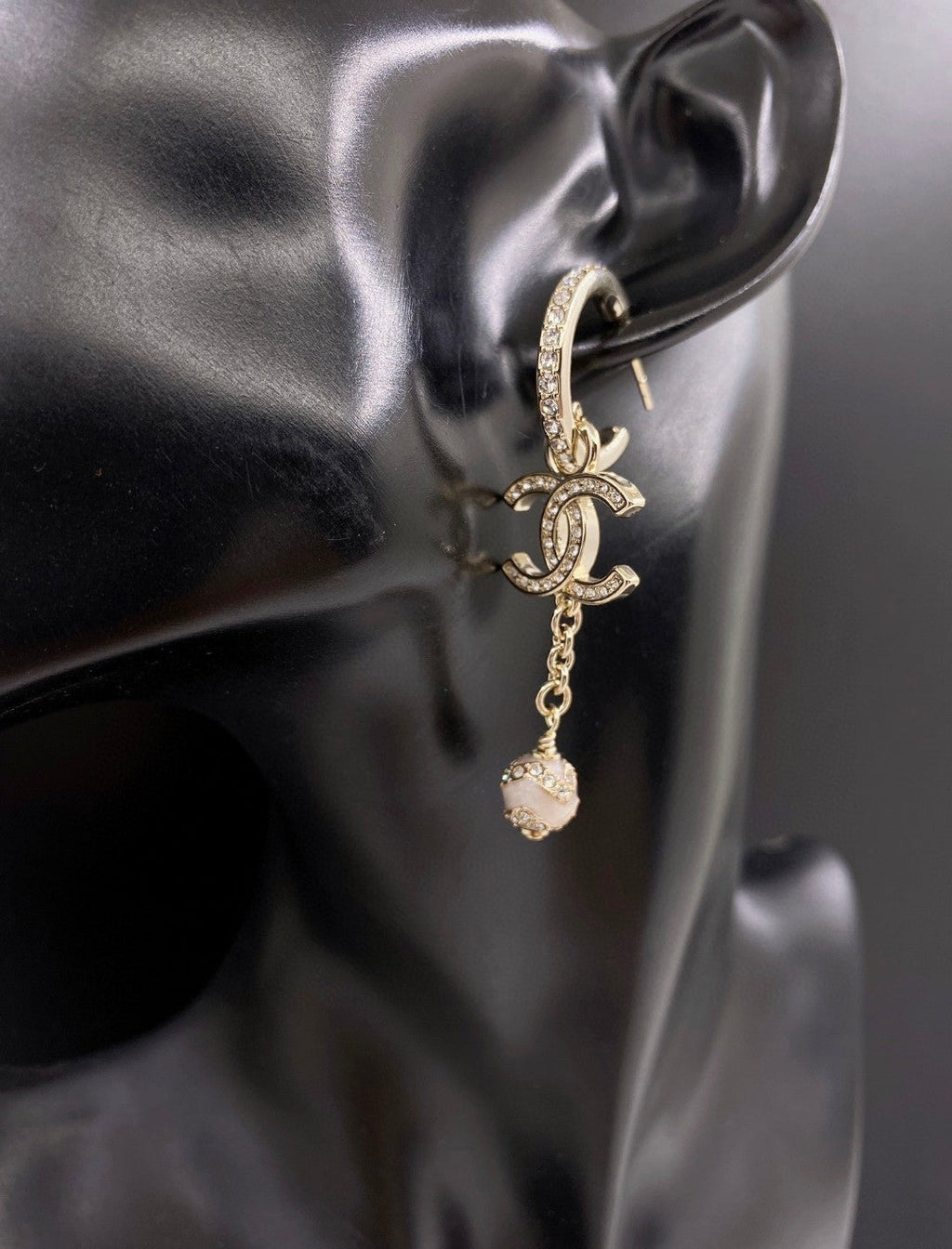 18K Chanel Pearl Long Pendant Earrings