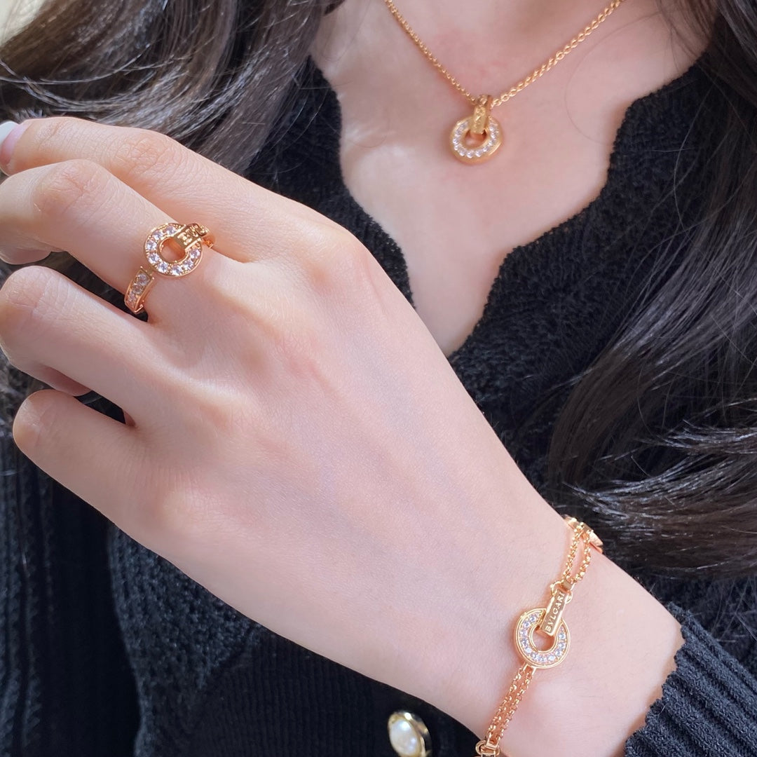 18K BVLGARI BV Diamond Ring