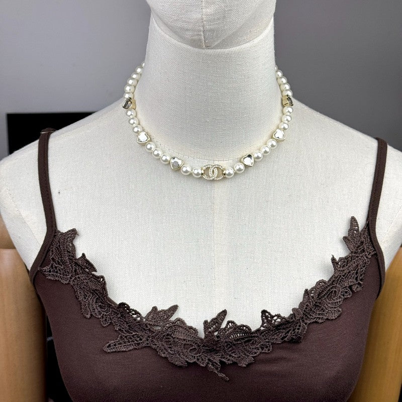 18K Chanel 25B Pearl Heart Choker Necklace
