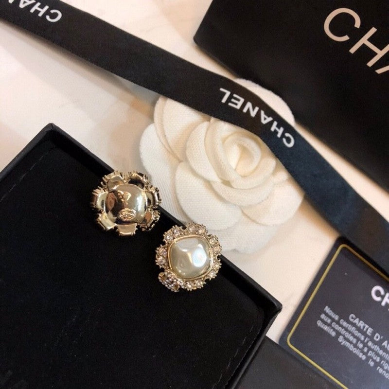 18K Chanel Round Pearl Diamond Earrings