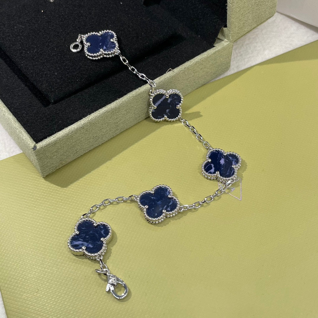 18K Van Cleef & Arpels Vintage Alhambra Crystal Blue Bracelet