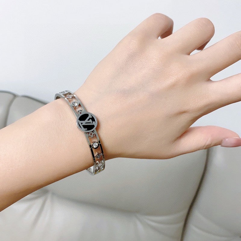18K Louis Vuitton Diamond Bracelet