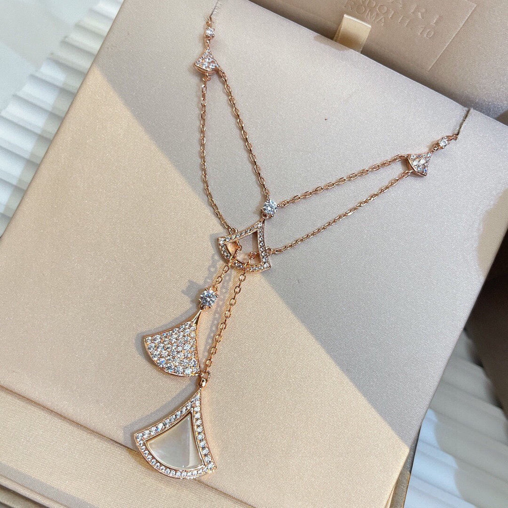 18K BVLGARI BV Divas' Dream Pearls Necklace