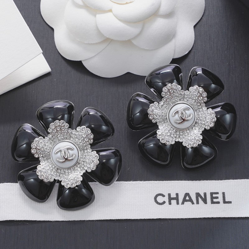 18K Chanel 26C Black & Red Diamond Gold Earrings