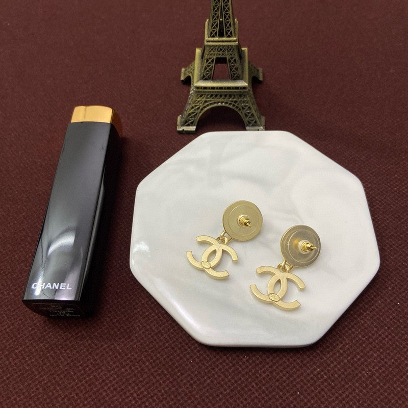 18K Chanel White Pearl Gold Earrings