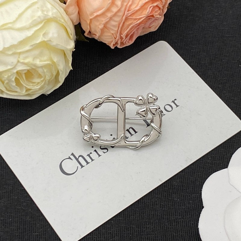 18K Dior Revolution Pearl Brooch