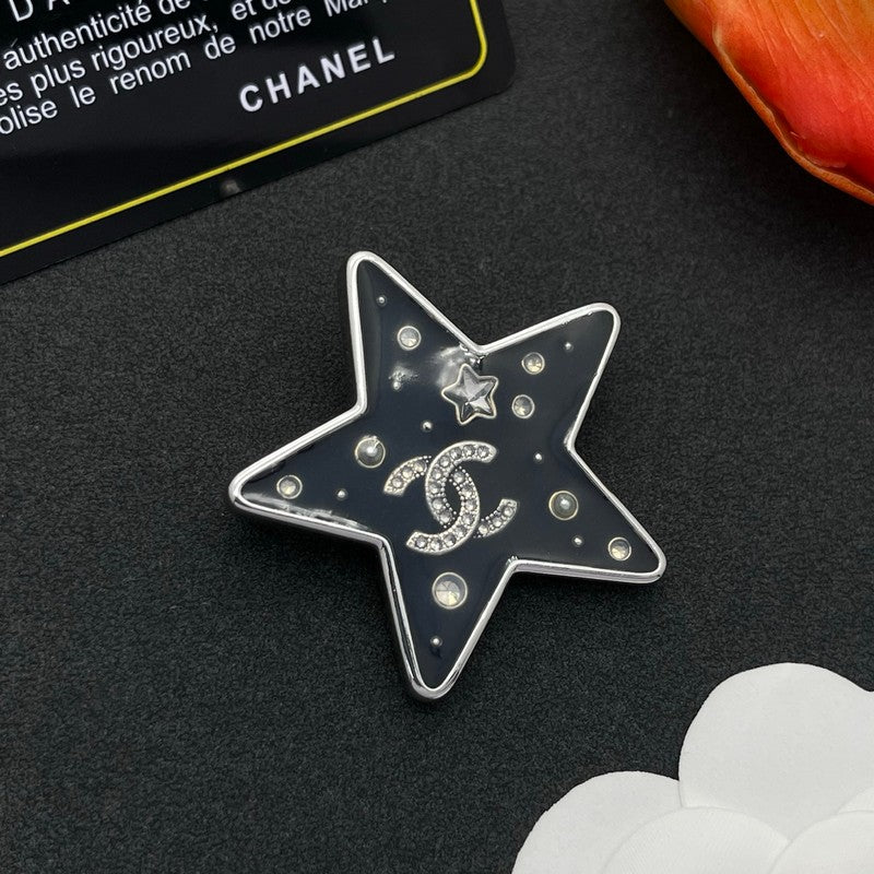 18K Chanel Star Gold Brooch