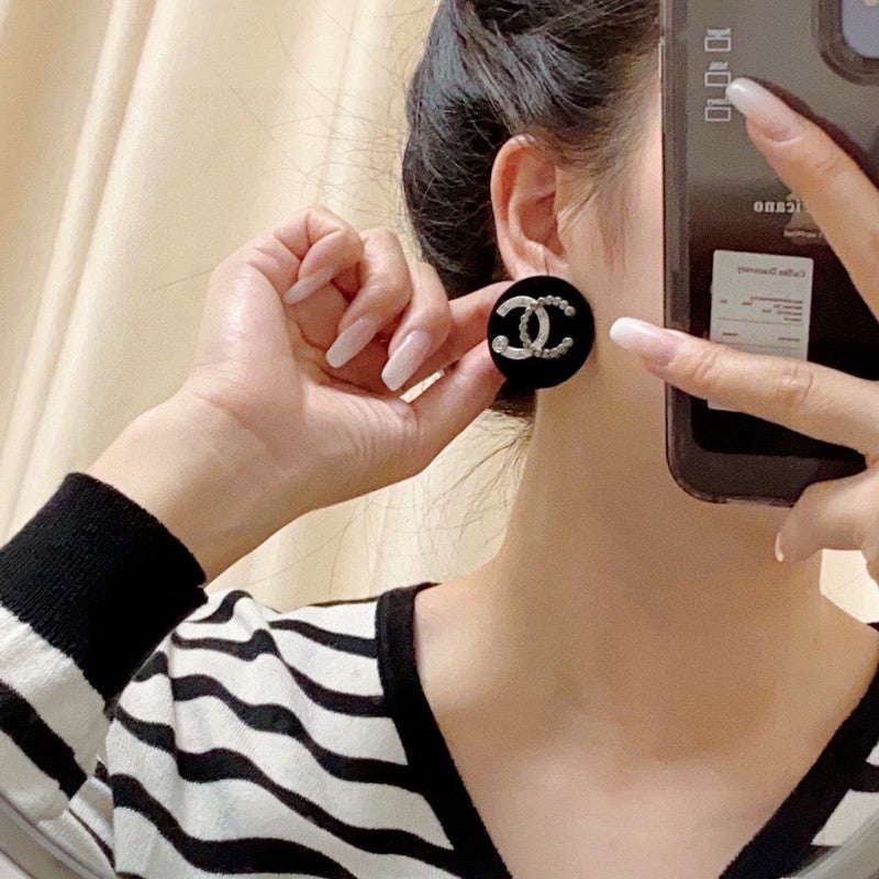 18K Chanel Black Earrings