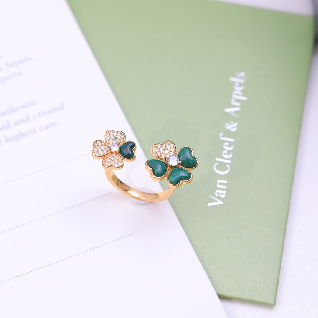 18K Van Cleef & Arpels Cosmos Between the Finger Diamond Ring