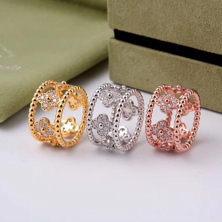 18K Van Cleef & Arpels Perlee Clovers Ring
