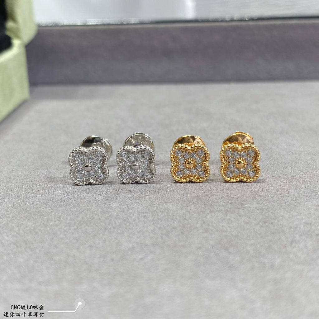 18K Van Cleef & Arpels Vintage Alhambra Diamonds Earrings