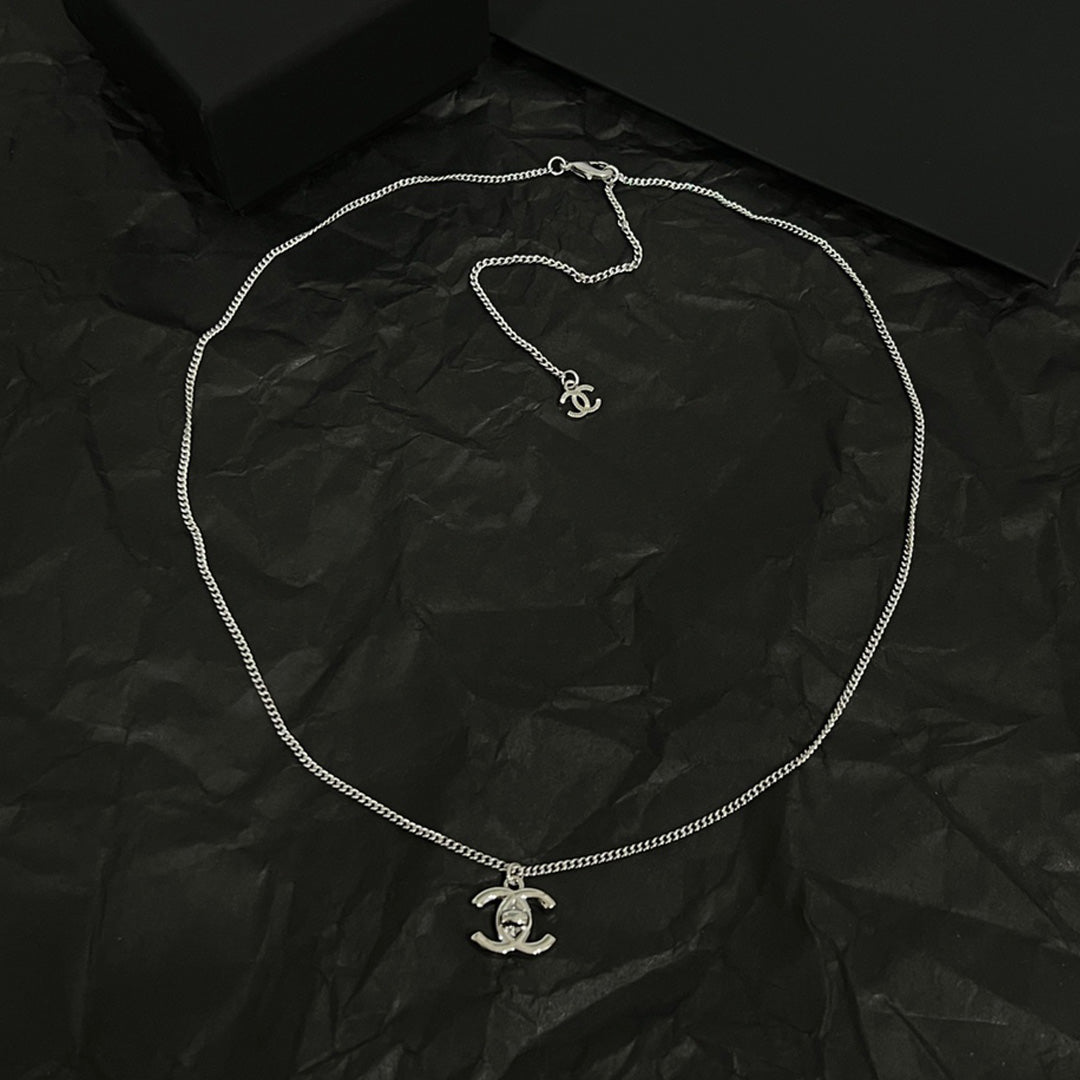 18K Chanel Vintage Necklace