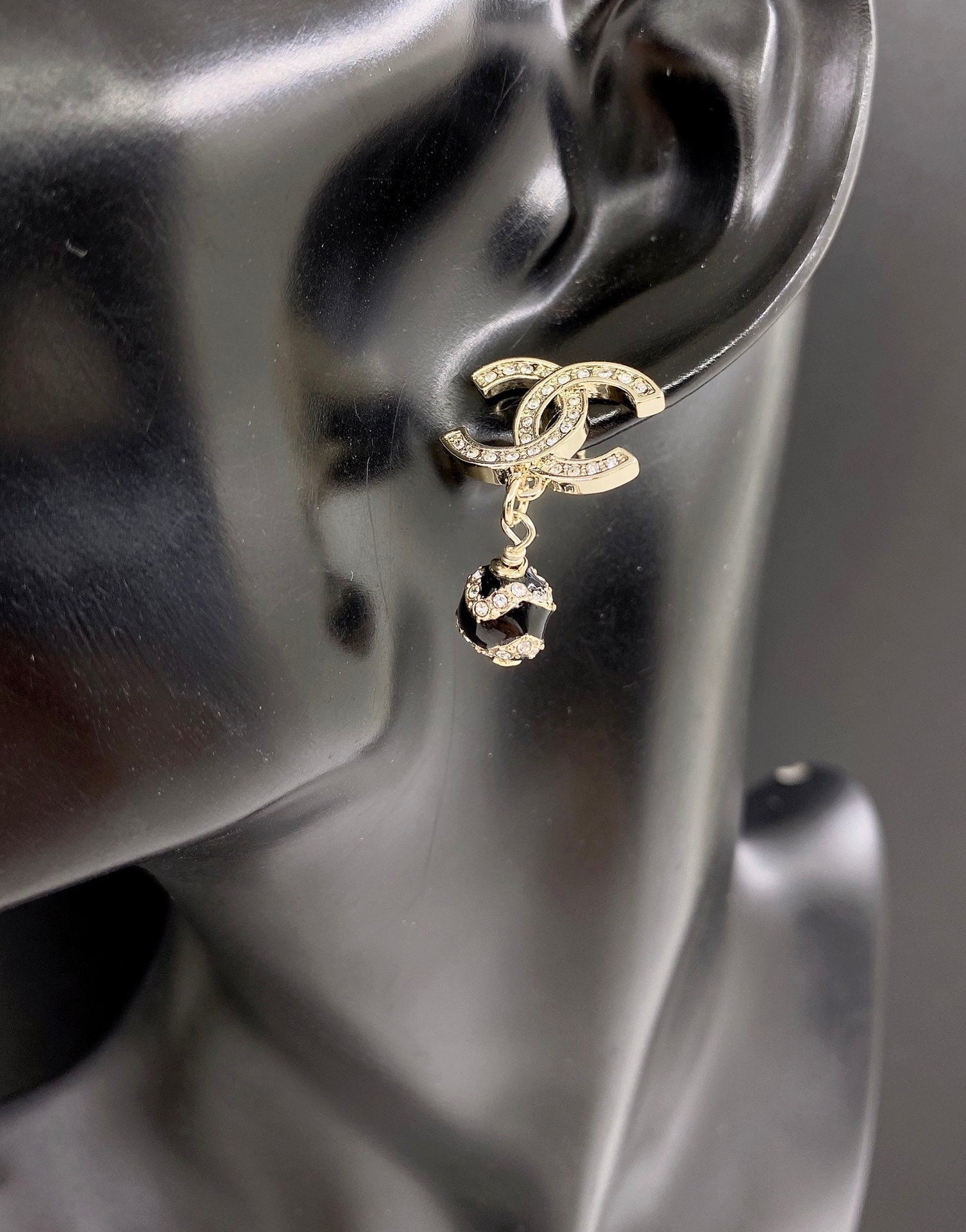 18K Chanel Pearl Pendant Earrings