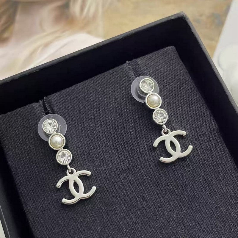 18K Chanel 25B Crystal Earrings