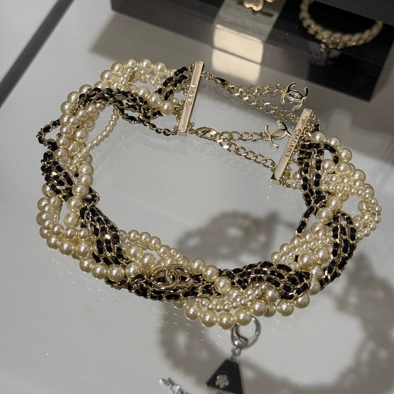 18K Chanel Pearls Choker Gold Necklace