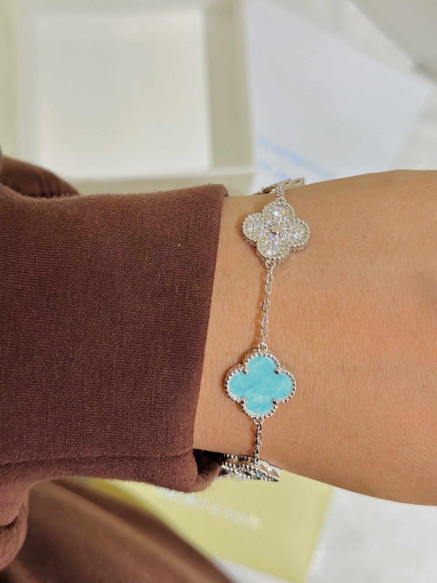 18K Van Cleef & Arpels Vintage Alhambra Five Motifs Agate Bracelet