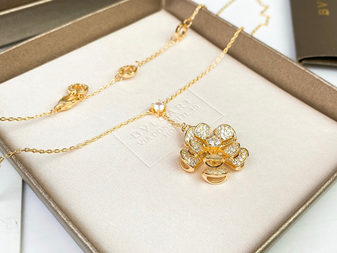 18K BVLGARI BV DIVAS' DREAM Necklace