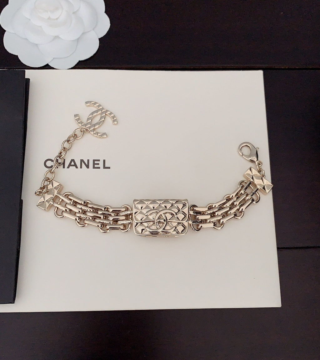 18K Chanel Gold Chain Bracelet