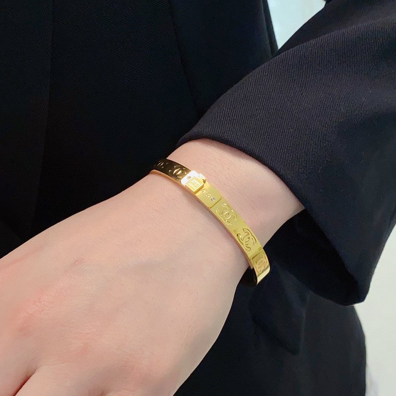 18K Chanel Diamond Bracelet