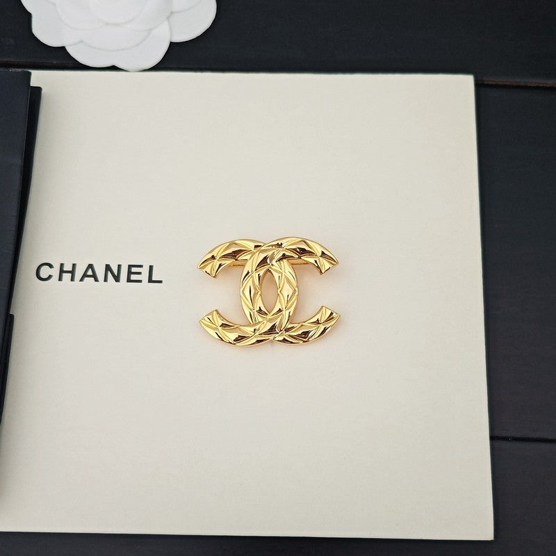 18K Chanel Uneven Gold Brooch