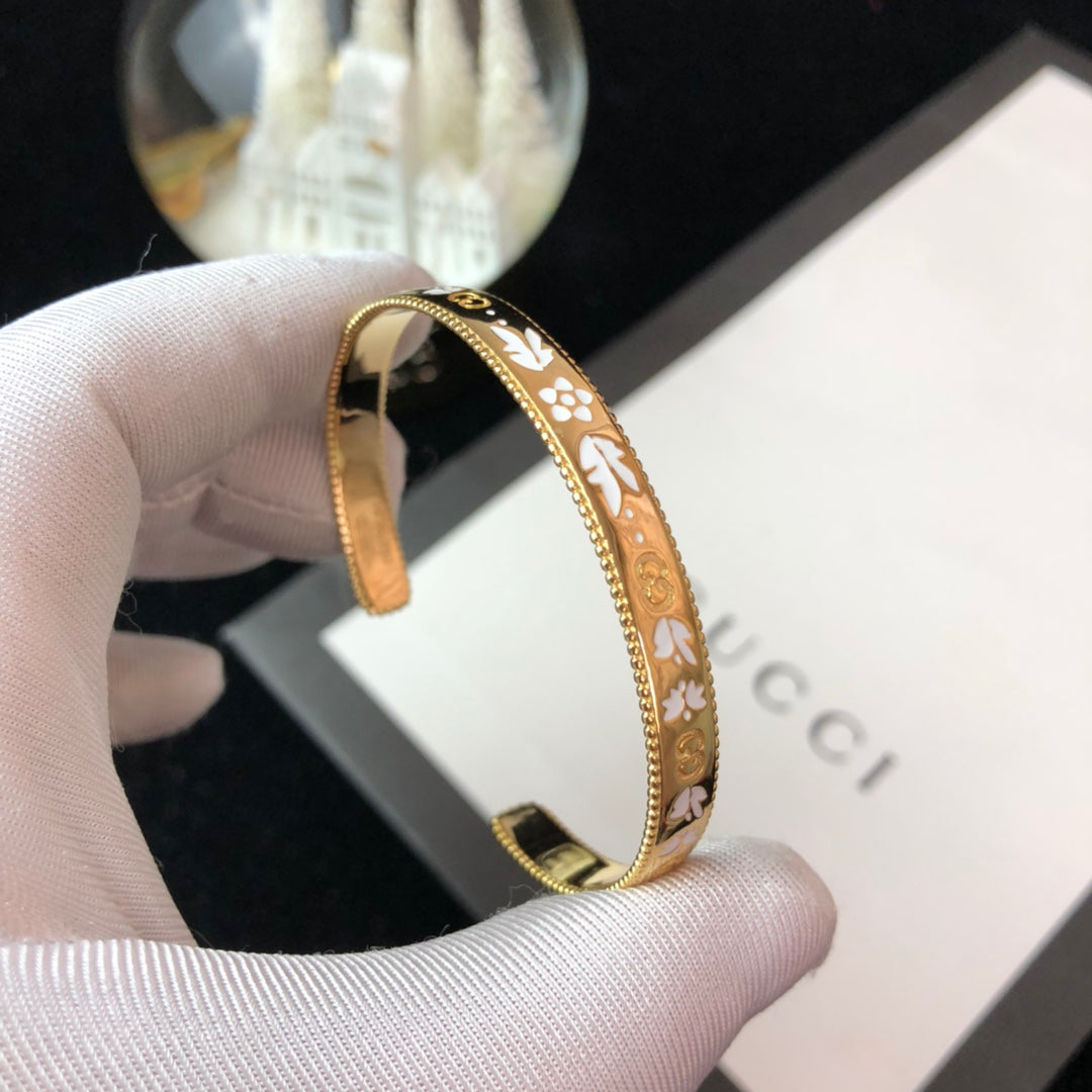 18K Gucci Icon Blossom Enamel Bangle Bracelet