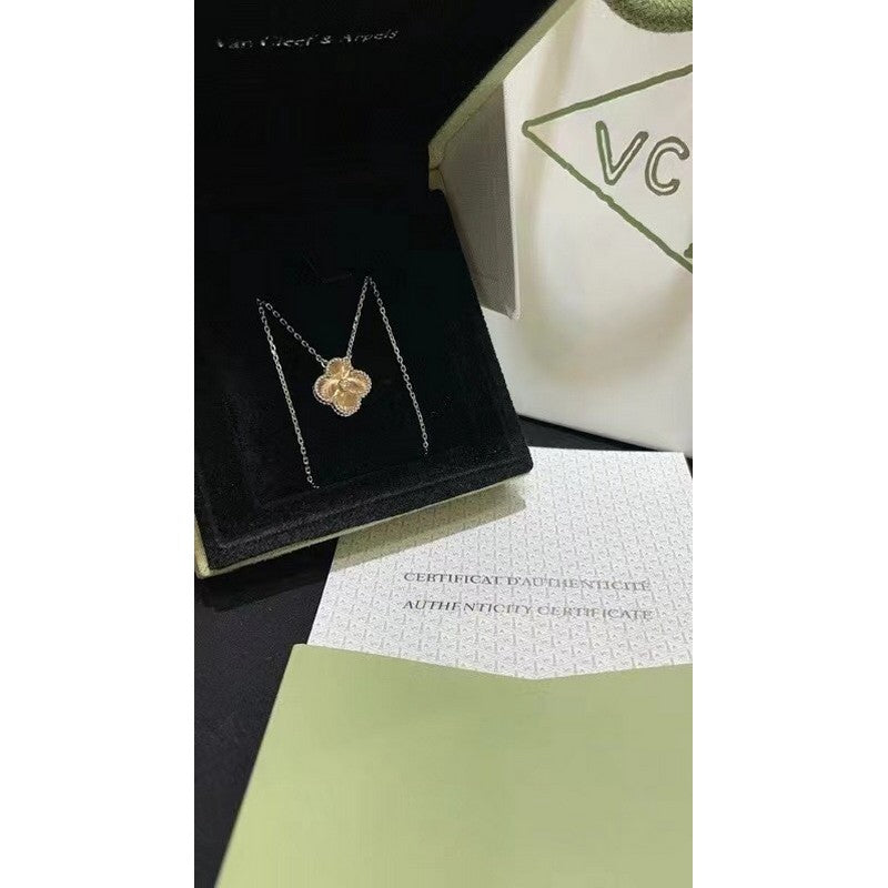 18K Van Cleef & Arpels Vintage Alhambra Holiday Pendant Necklace