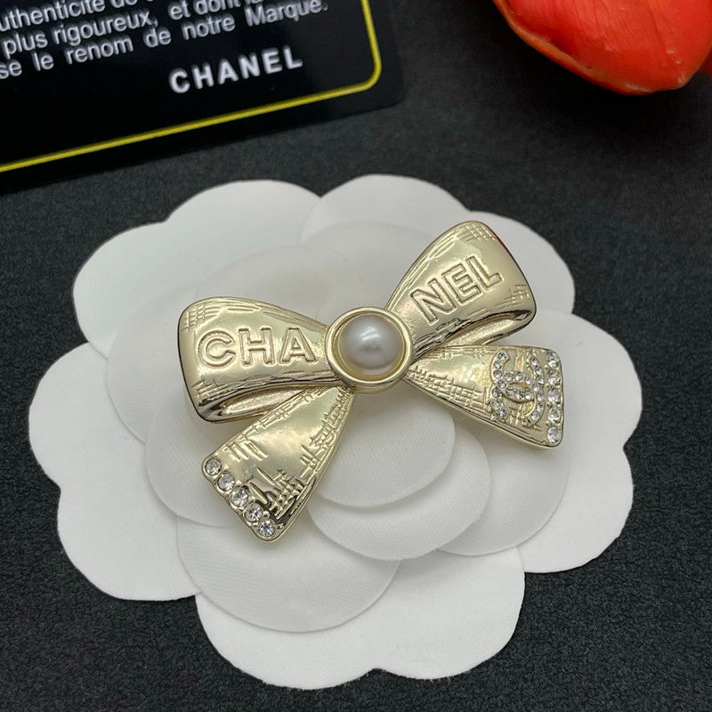 18K Chanel Bow Tie Gold Brooch